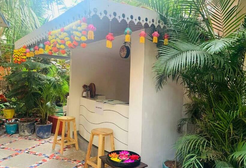 پانسیون Swati