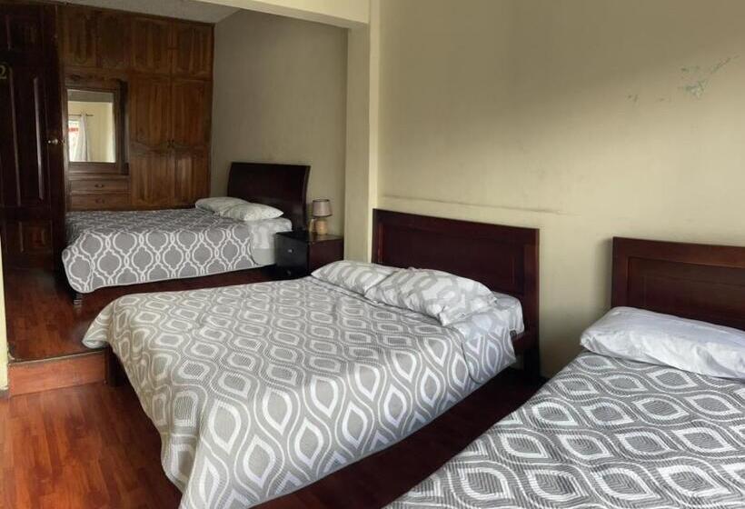 هاستل Alojamientos Hostal Rest House