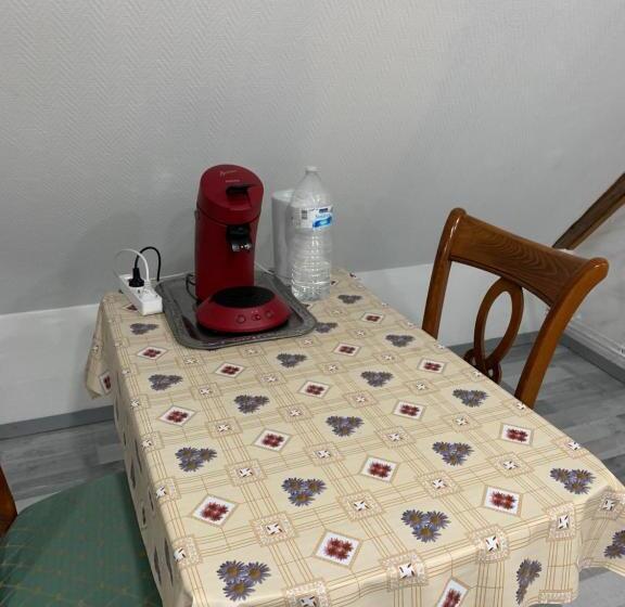 住宿加早餐  Chambre Rustique Avec Double Lit Et Sa Salle De Bain Privée