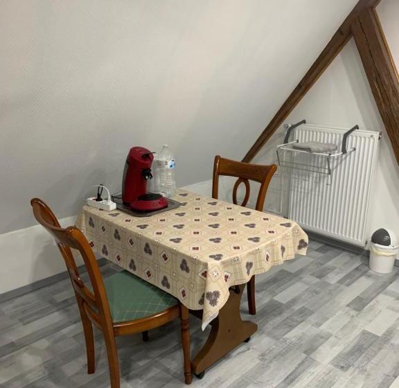 住宿加早餐  Chambre Rustique Avec Double Lit Et Sa Salle De Bain Privée