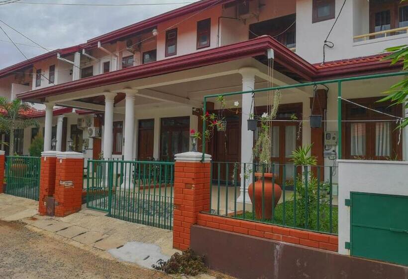 تختخواب و صبحانه Thisara Villas