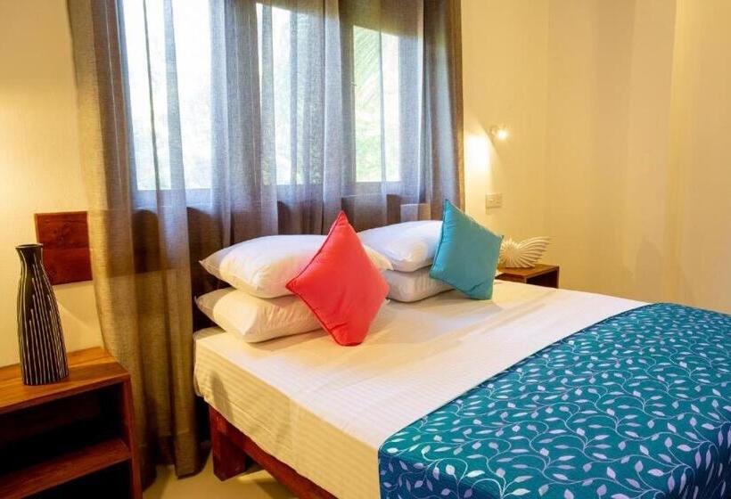تختخواب و صبحانه Thisara Villas