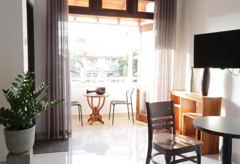 تختخواب و صبحانه Thisara Villas