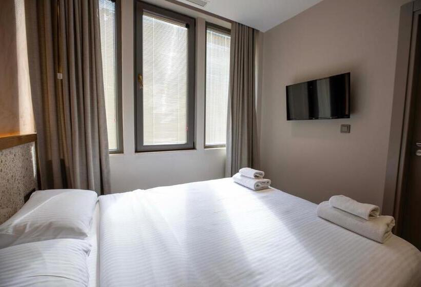 هتل 21 Rooms