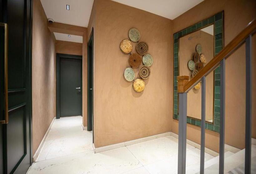 هتل 21 Rooms