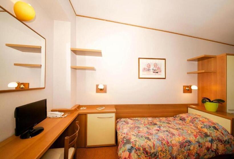 ホテル Albergo Ponte Di Nava
