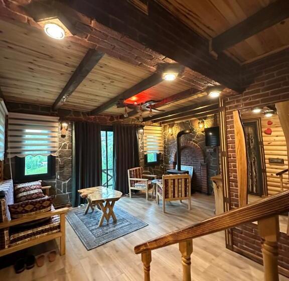 בית מלון כפרי Della Suit Bungalov