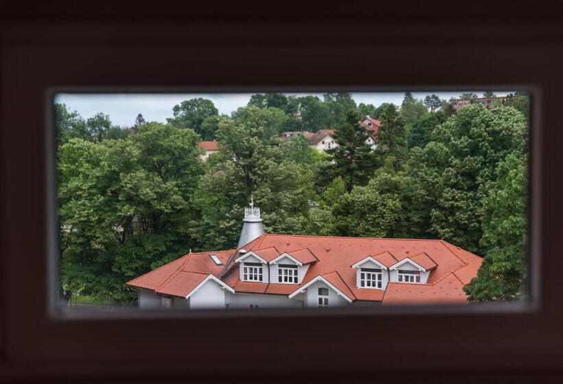 هتل Emilia Lux Rooms