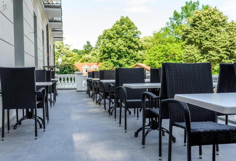 هتل Emilia Lux Rooms