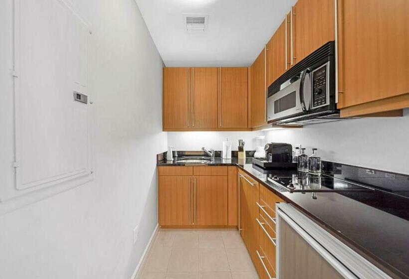 בית מלון כפרי Four Seasons Studio Kitchen