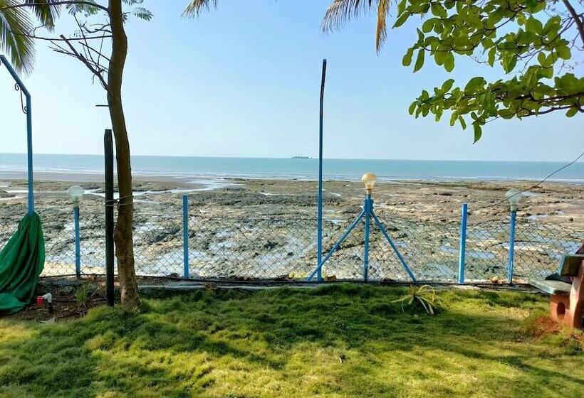 בית מלון כפרי Sea Breeze Beach Resort