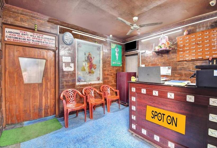 هتل Spot On Bikram Lodge