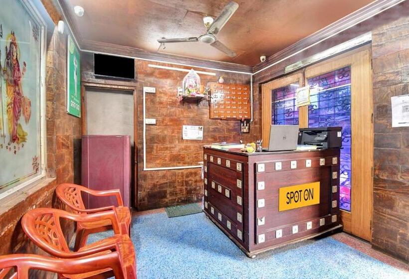 هتل Spot On Bikram Lodge