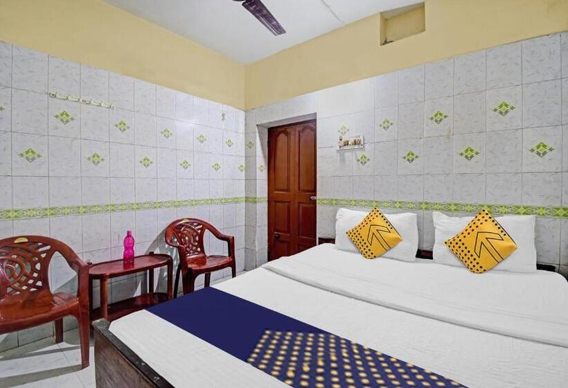 هتل Spot On Bikram Lodge