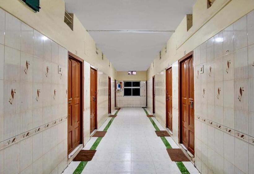 هتل Spot On Bikram Lodge