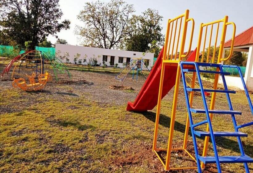 Отель The Infinity Pench Resort
