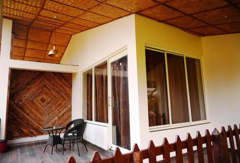 Отель The Infinity Pench Resort