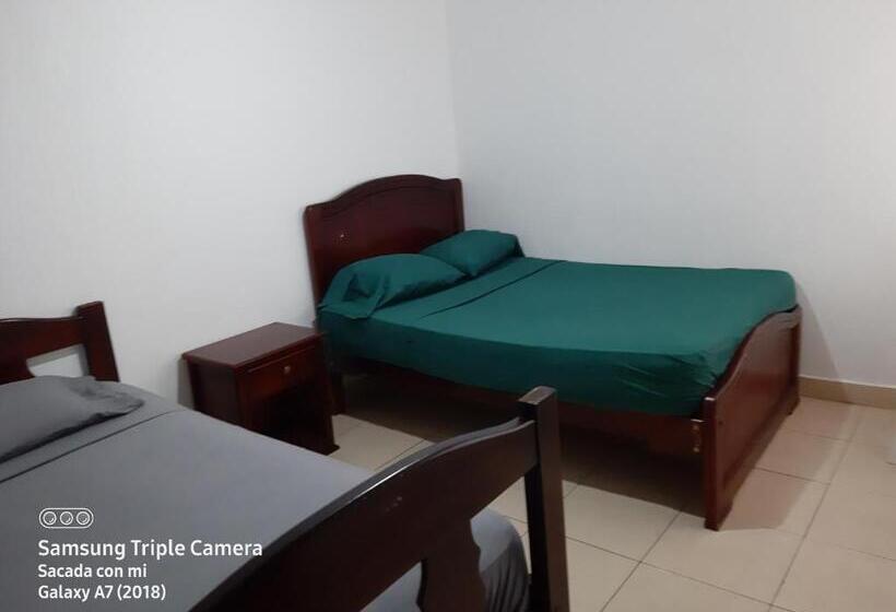 پانسیون Hostal Samary