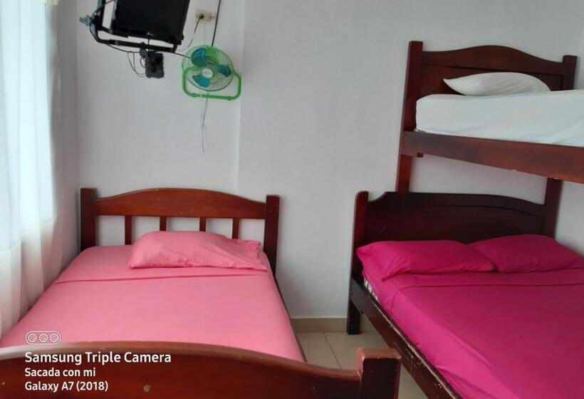 پانسیون Hostal Samary