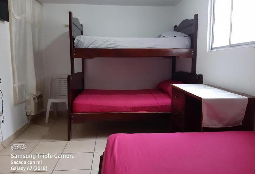 پانسیون Hostal Samary