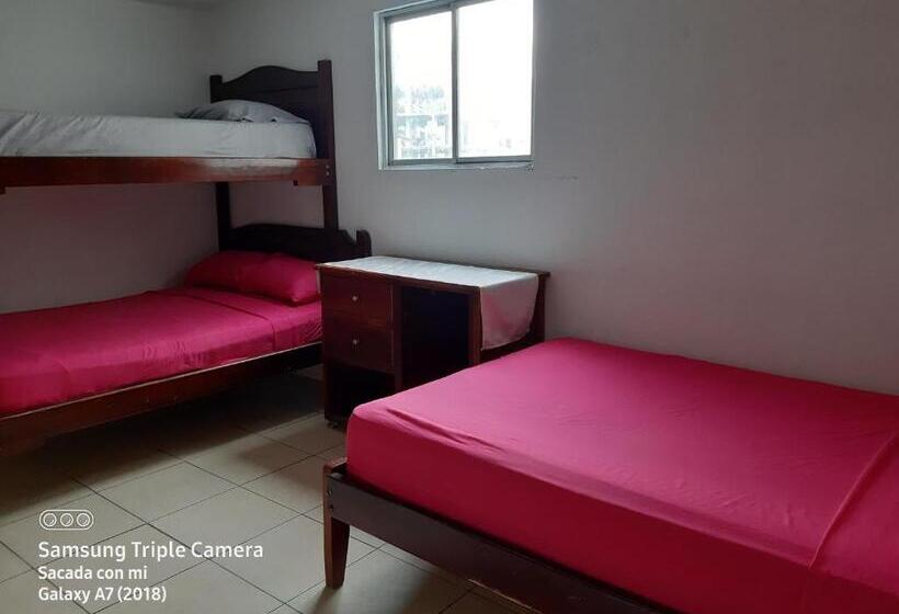 پانسیون Hostal Samary