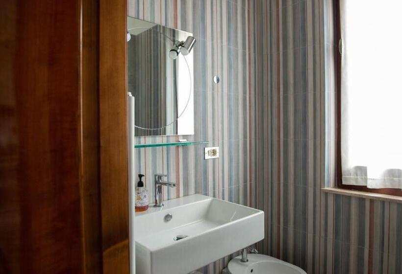 پانسیون La Rosa Rooms & Holiday Home