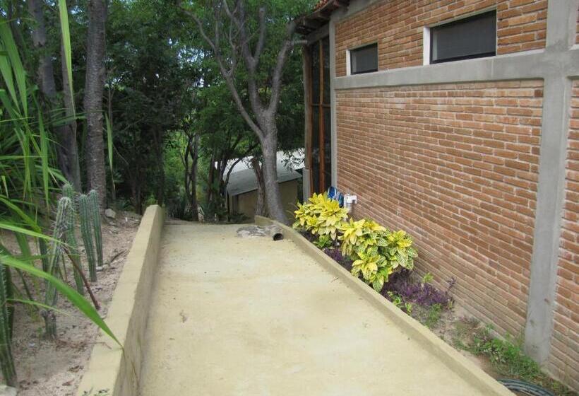 بنسيون Room In House   Double Bed, Queen Size, Small Kitchen, Terrace, Wi Fi  Air Condition Quiet