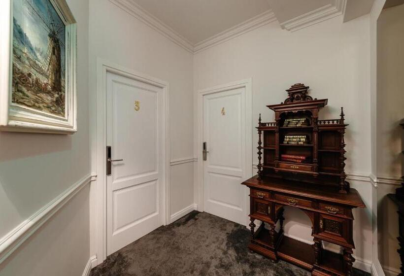 Ateneea Luxury Rooms