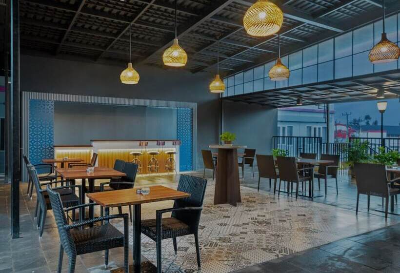 هتل Aston Inn Cilacap