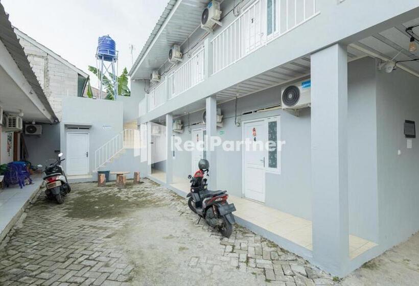 هتل Atiq Homestay Syariah Mitra Reddoorz