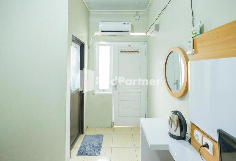 هتل Atiq Homestay Syariah Mitra Reddoorz