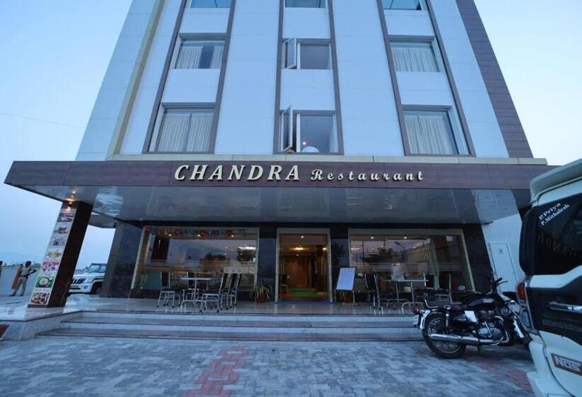 Отель Chandra Residency