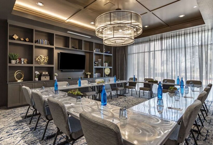 Cambria Hotel Austin Uptown Near The Domain