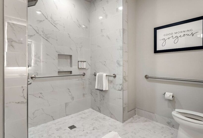 Cambria Hotel Austin Uptown Near The Domain