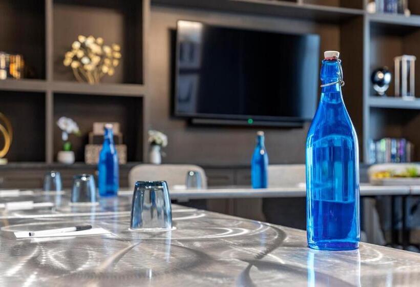 Cambria Hotel Austin Uptown Near The Domain