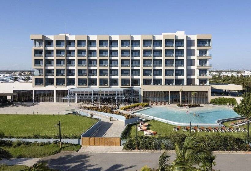 هتل Hilton Garden Inn La Romana