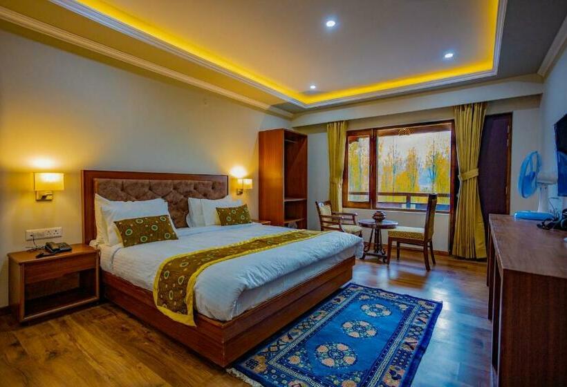 Отель Karma Residency