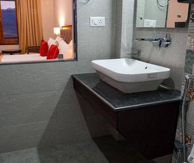 Отель Karma Residency