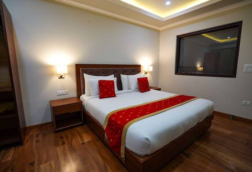 Отель Karma Residency