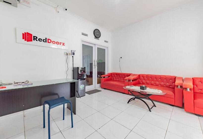 هتل Reddoorz Syariah Near Alun Alun Ciledug Cirebon