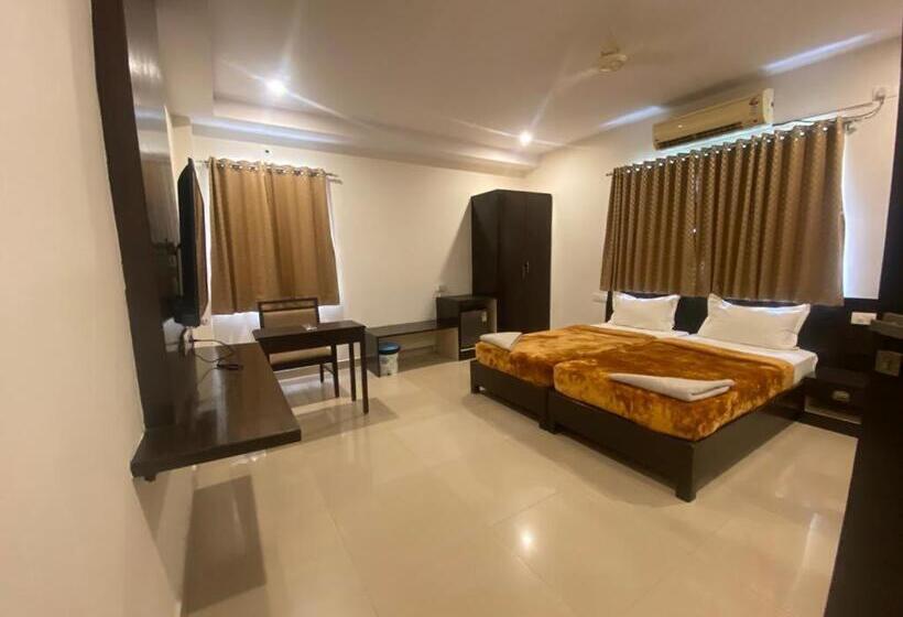 هتل Shloka Residency
