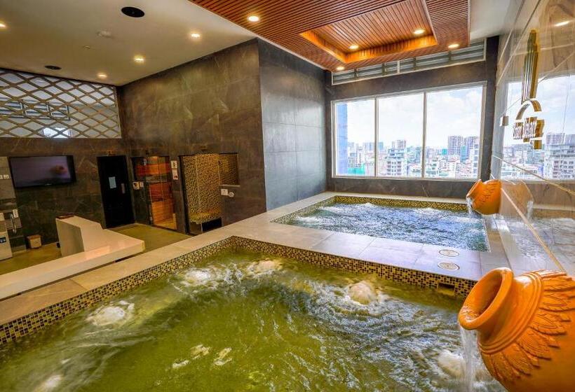 בית מלון כפרי Urban Palace