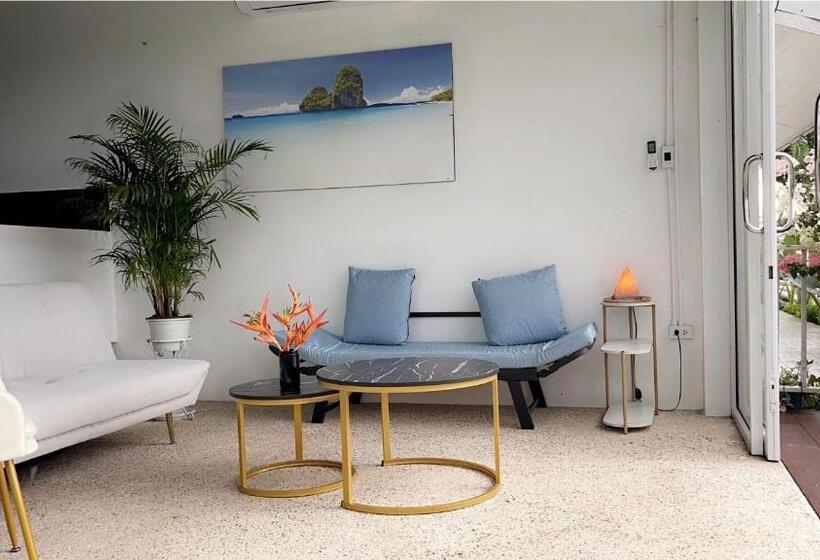 هتل White Seaview Residence