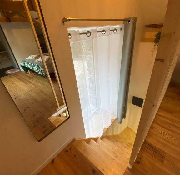 פנסיון A La Mémoire De Merlin