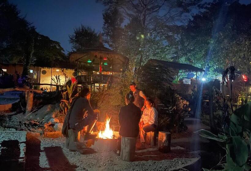 پانسیون Bamby Chilling House   Feel The Nature