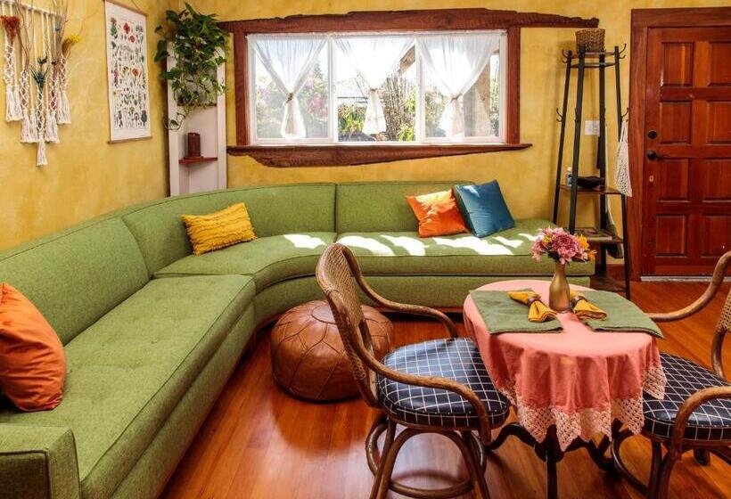 فندق صغير The Front Porch Hidden Oasis