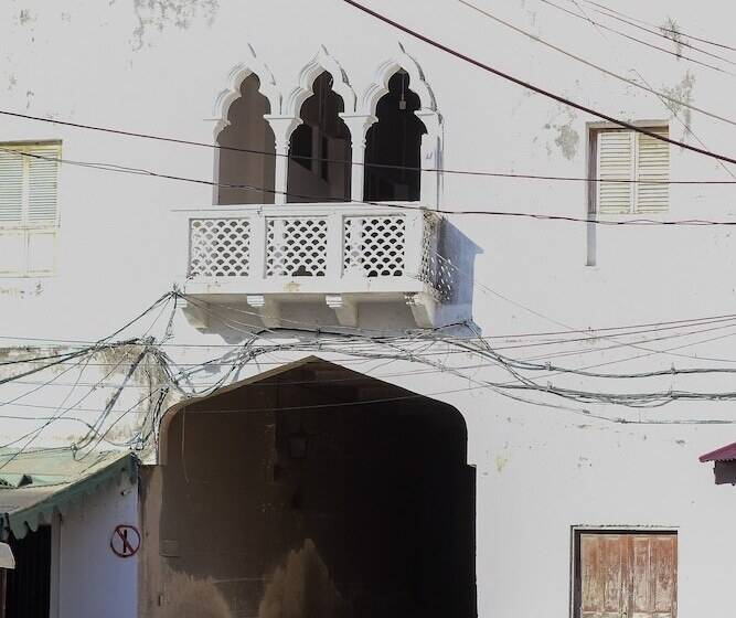 تختخواب و صبحانه La Neisha Hotel Zanzibar