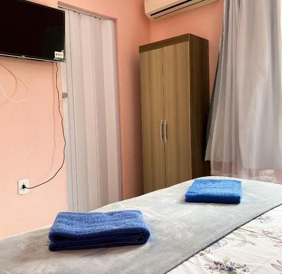 تختخواب و صبحانه Suítes Valdira