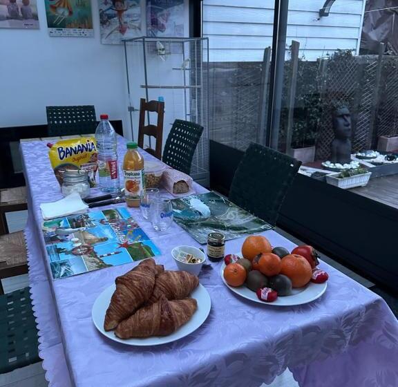 تختخواب و صبحانه Villa Les Buissonets