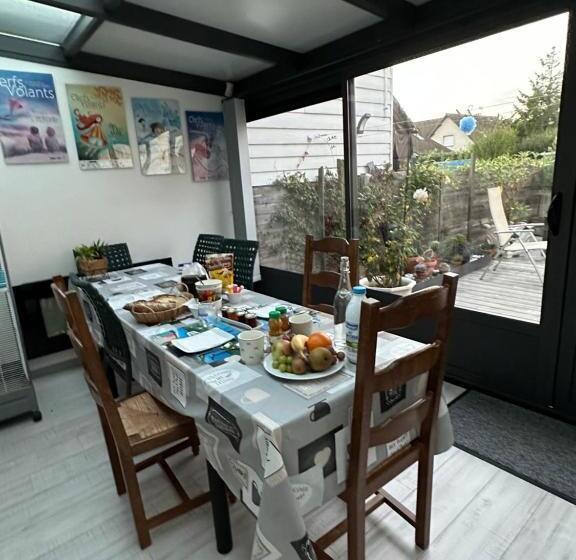 تختخواب و صبحانه Villa Les Buissonets